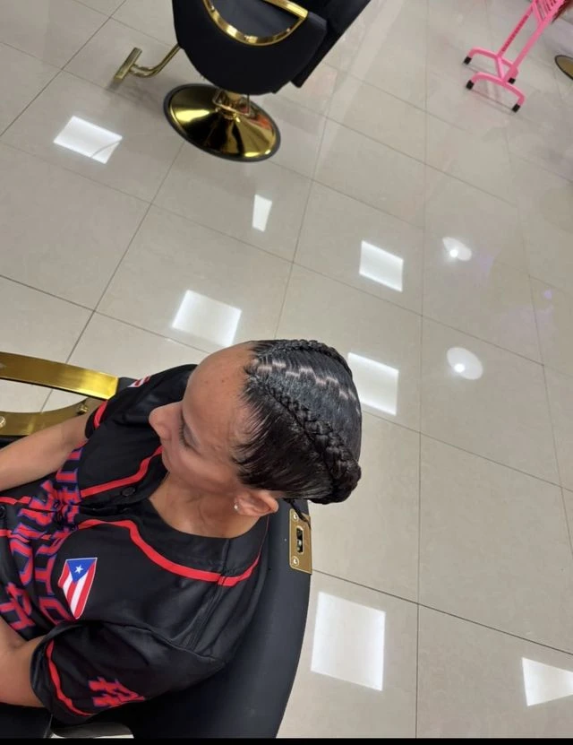 Dos trenzas, bien pegadas